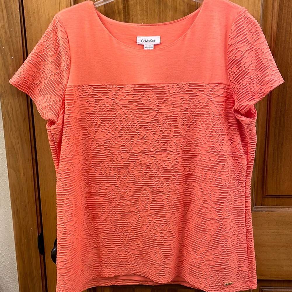 Short sleeved Calvin Klein never worn shirt